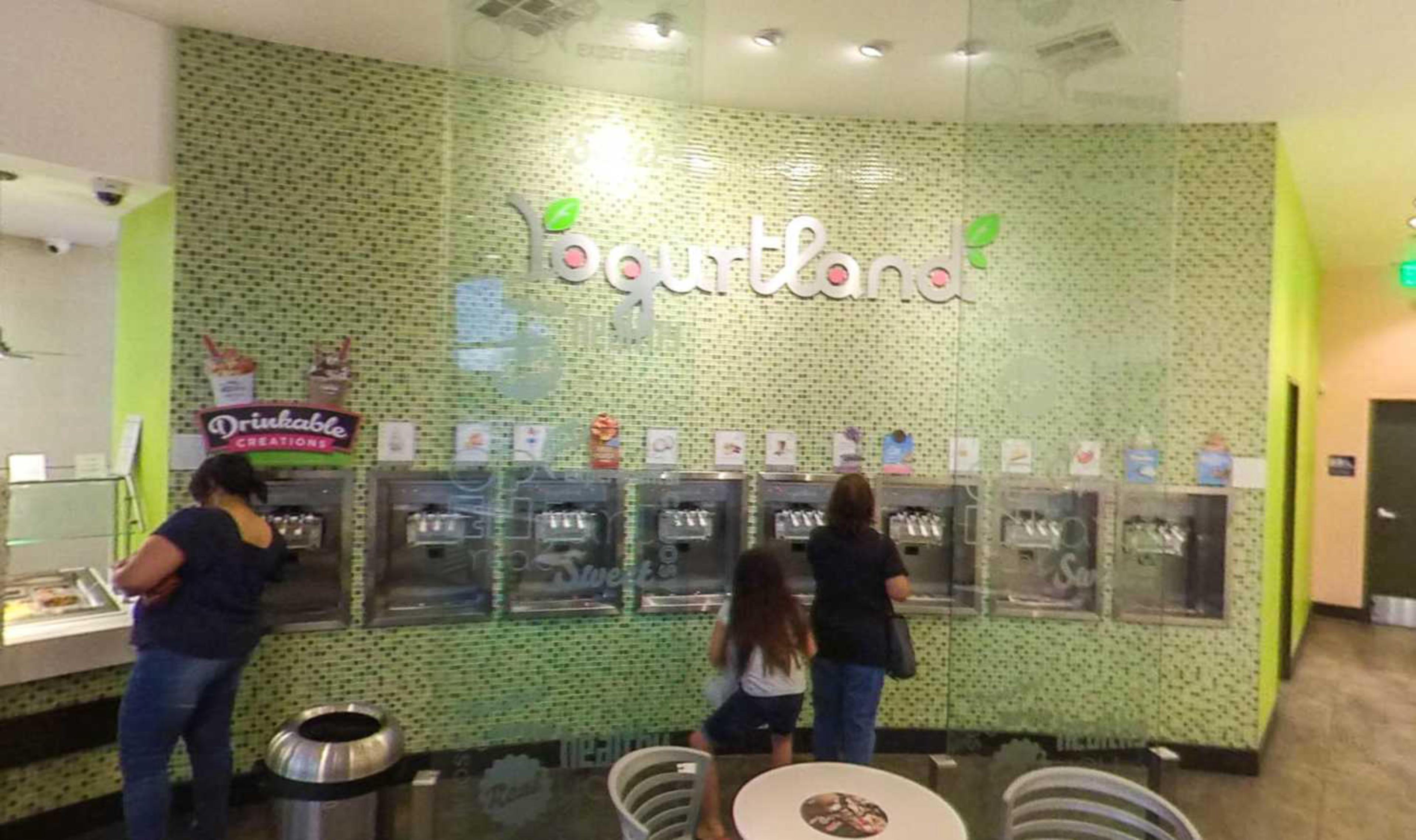 Yogurtland - Rainbow Blvd, Las Vegas, USA virtual tour preview